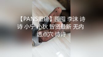 新夫妇在家表演高难度姿势动作的!