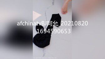 [MP4/ 382M]&nbsp;&nbsp;周末女友嘴里含着跳蛋在落地窗前自慰 我把大鸡巴送她嘴女友用舌尖舔着我的屁眼