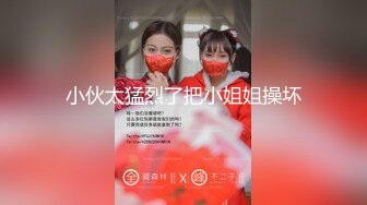 潜入女生宿舍偷拍到的一个圆脸妹子