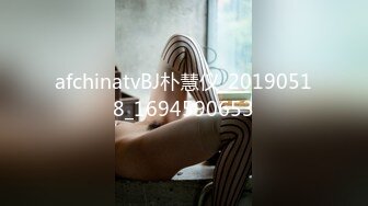 美女和炮友激情中 多姿势高难度抽插