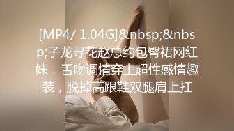 没睡够的女友被拉起打炮，娇嗔轻点，还说自己是校花